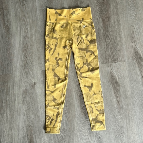 Gymshark Adapt Camo leggings - Picture 2 of 6